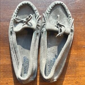 Minnetonka‎ grey Suede Moccasins 8.5